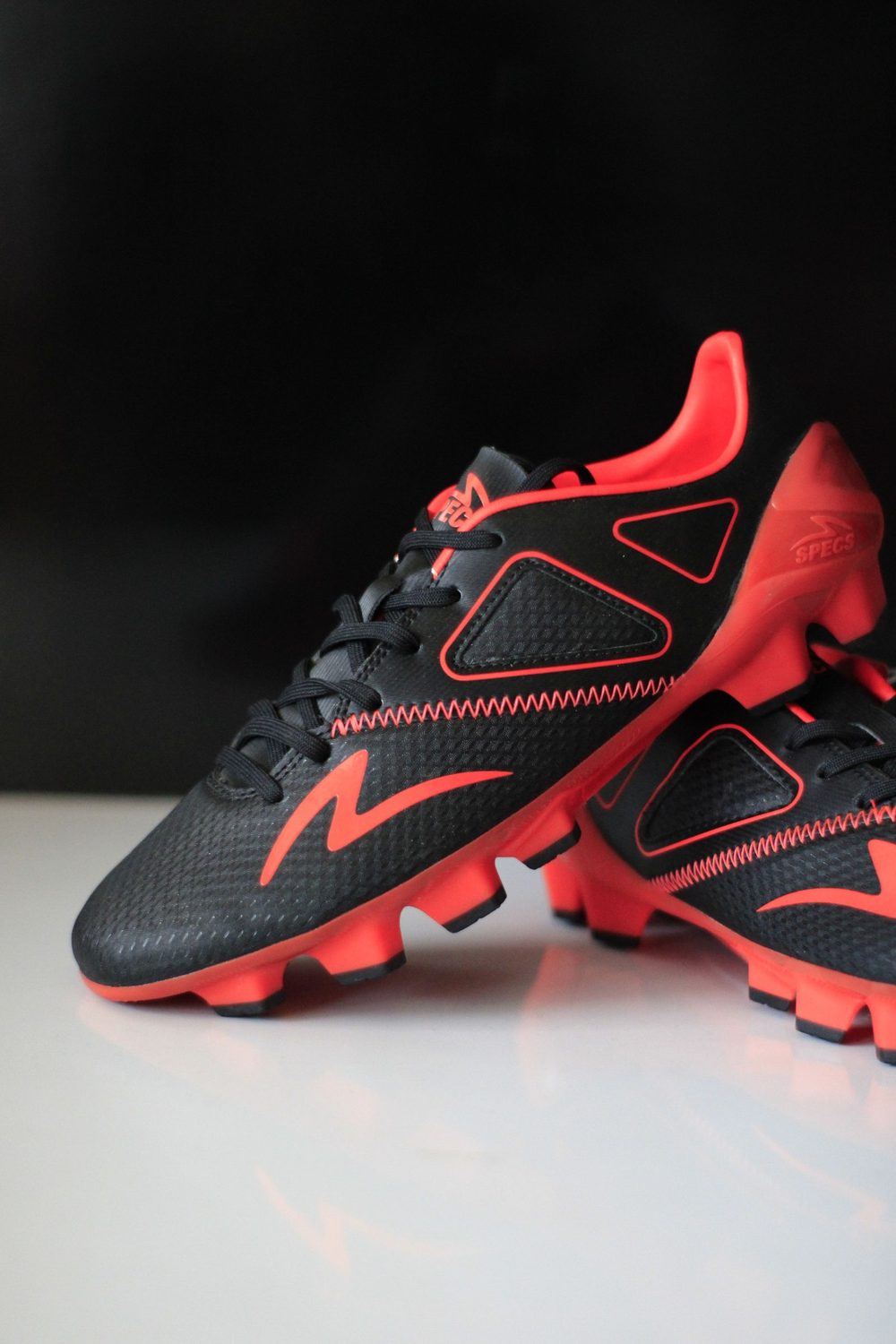 Paire de crampons de football neufs, idée cadeau supporter